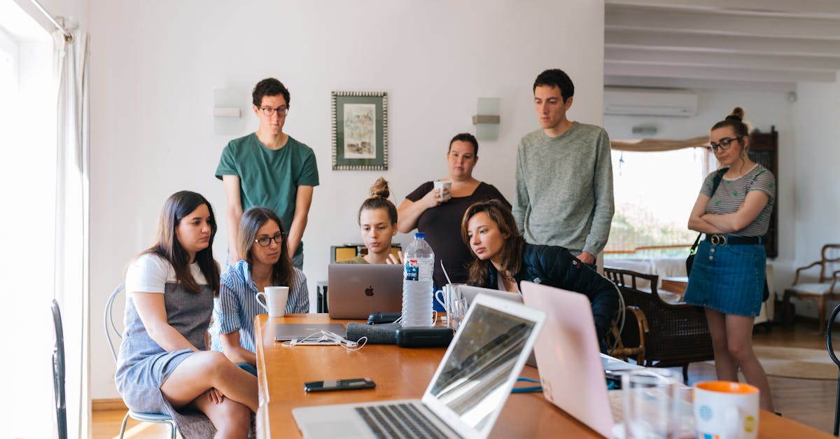 entdecken sie die vorteile von digitalem teamwork! optimieren sie die zusammenarbeit in ihrem unternehmen mit modernen tools und strategien, um effizienz und kreativität zu steigern.